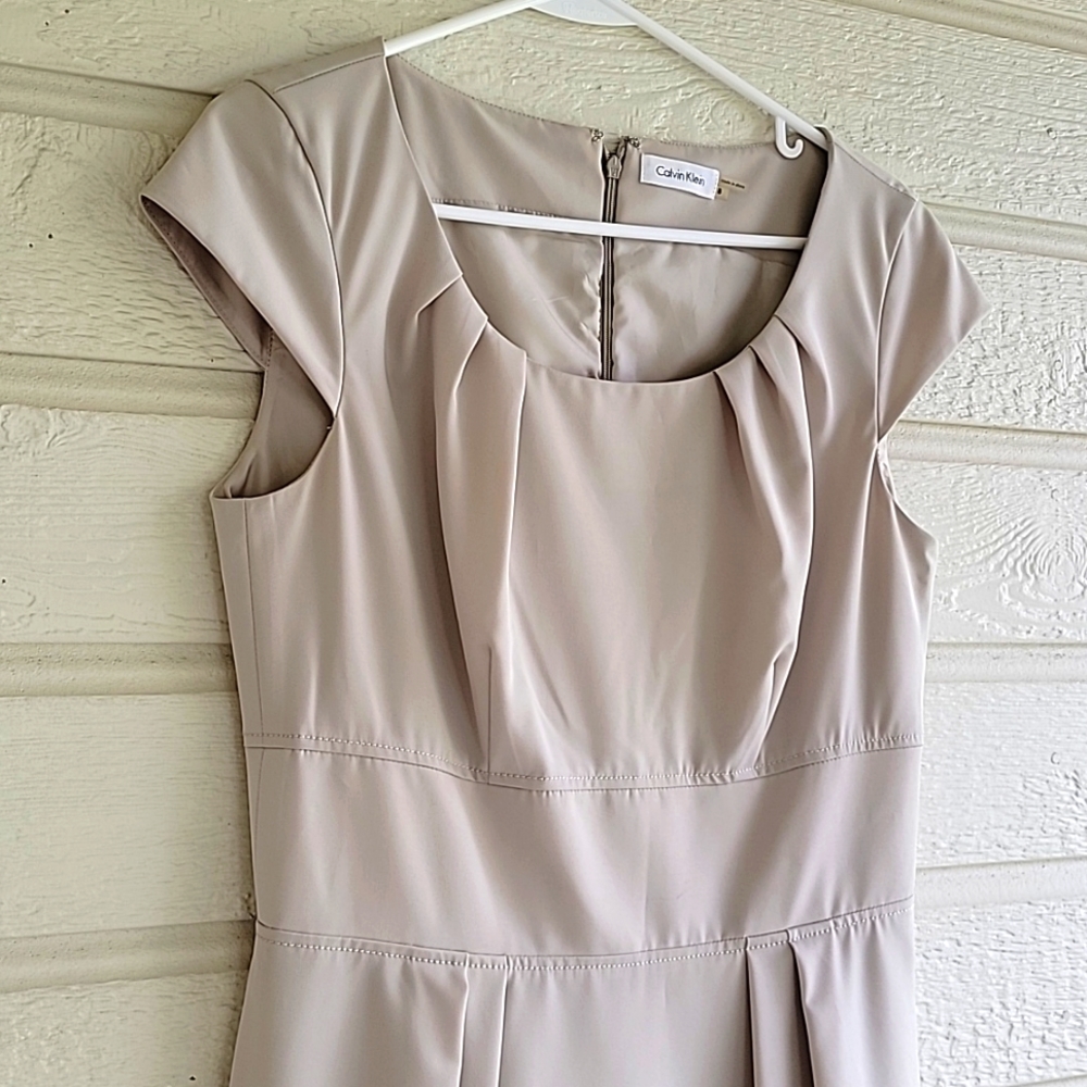 Calvin Klein Gray Solid Work Shift Dress Size 8 - image 7